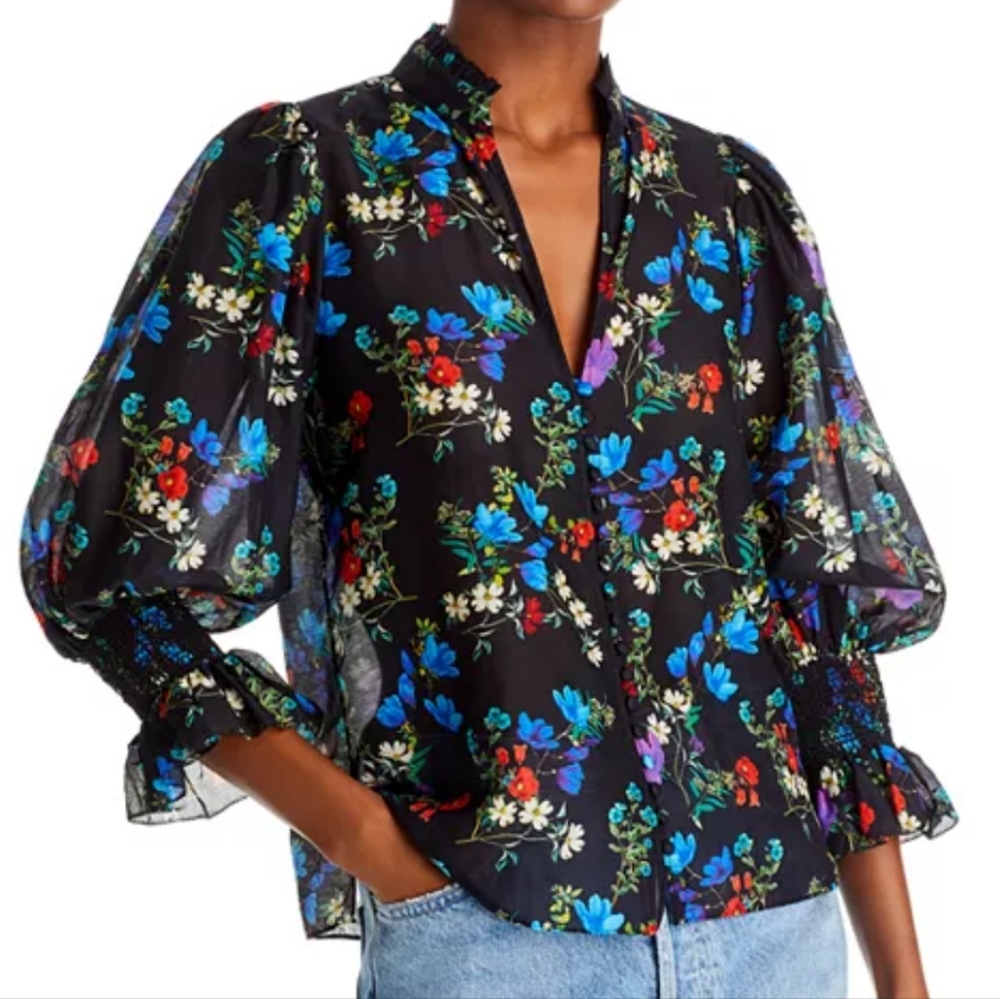 Alice + Olivia Ilan floral smocked sleeve blouse beautiful blooms silk XS Small